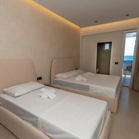 Golden Horizon Hotel